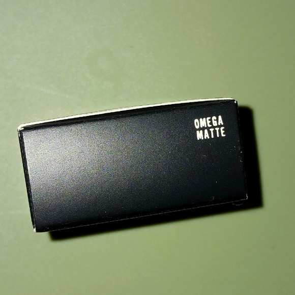 MAC Omega Matte Eyeshadow - Picture 3 of 10